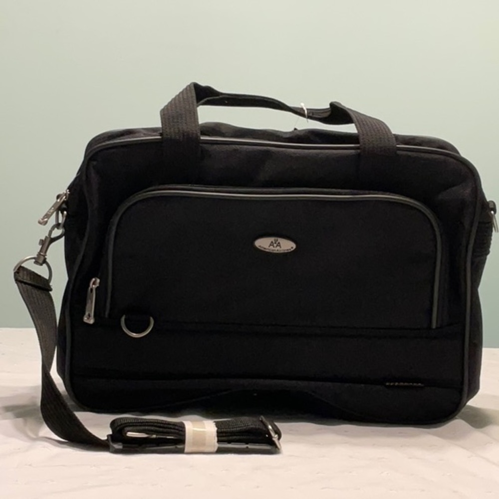 AA American Airlines Santa Fe Super Size & Expandable Carry On Bag